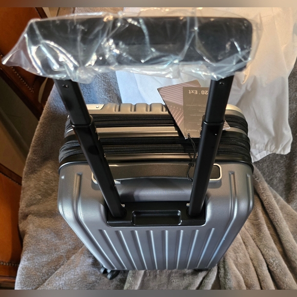 LEVEL8 Grace Expandable Hardside Carry On Luggage Tsa Approved Black 20Inch - Picture 3 of 13